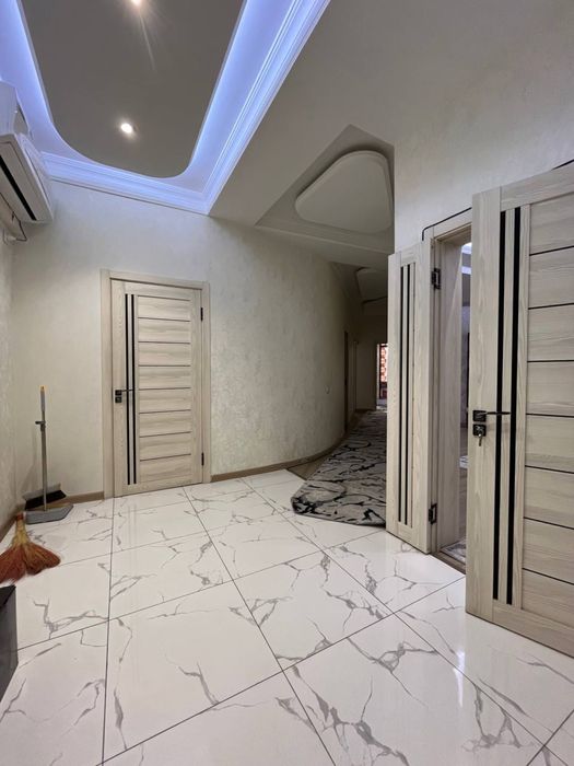 Bollaga Kvartira ijaraga srochno 4xona Tinchlik metroga 5-7 minut