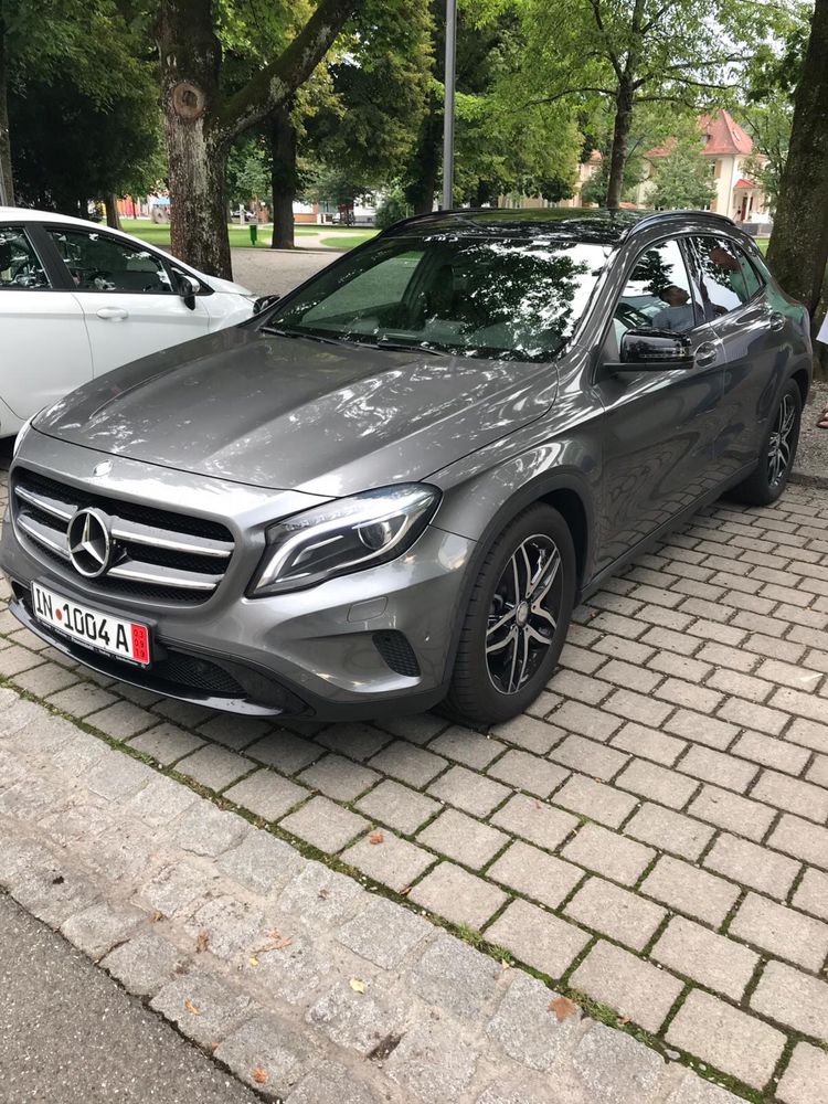 Vând Mercedes GLA 220 CDI 4 MATIC