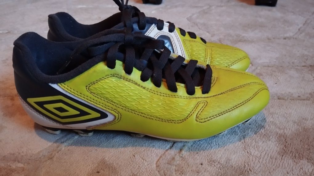 Бутонки Umbro 36,5