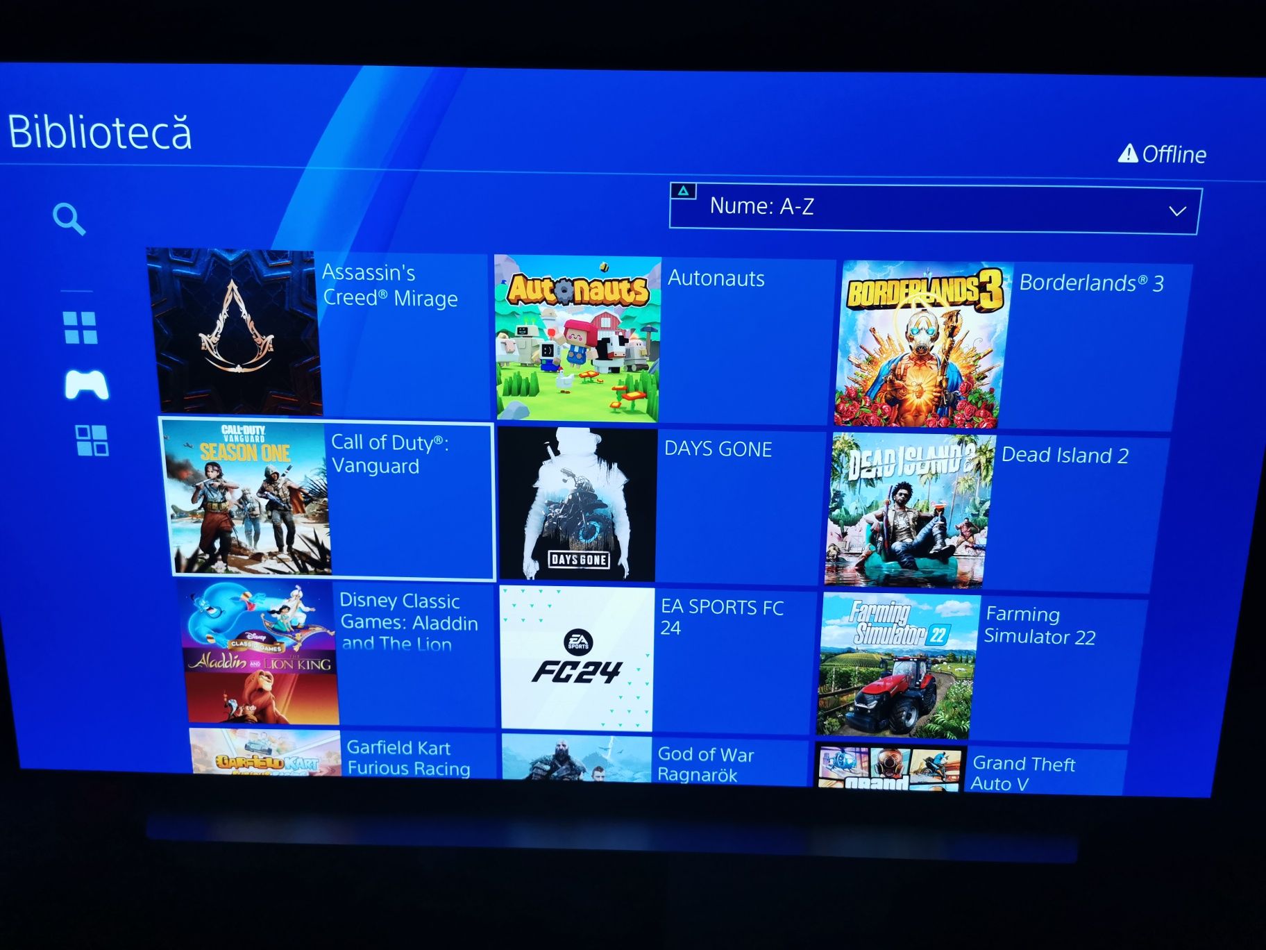 Ps4 Pro Sony impecabil modat 9.0 2 manete  plin de jocuri