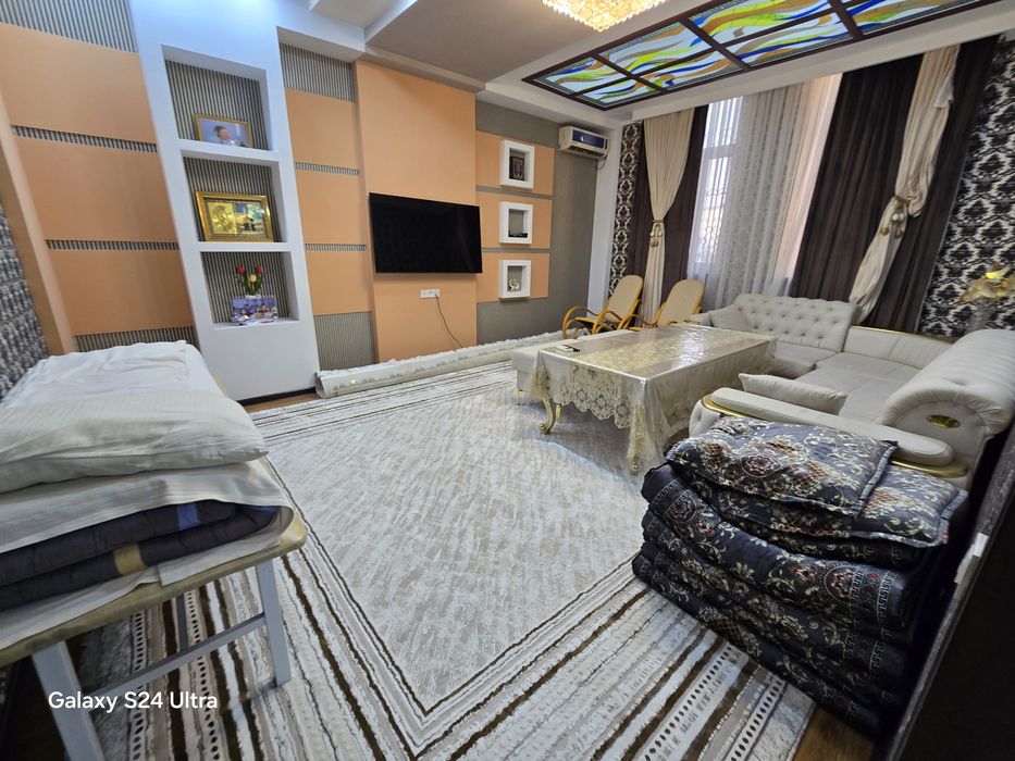 3 xonalik uy sotiladi festival oldida