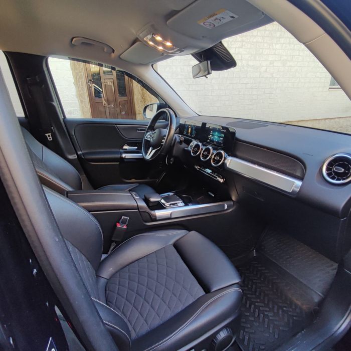 Mercedes-Benz GLB 220 4Matic ,automat 190cp