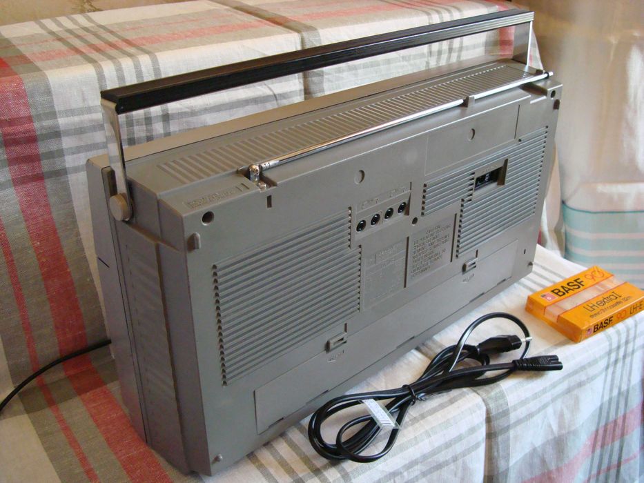 TOSHIBA  RT-110 S BomBeat L-03. 1982 год. Редкая. Made In Japan.