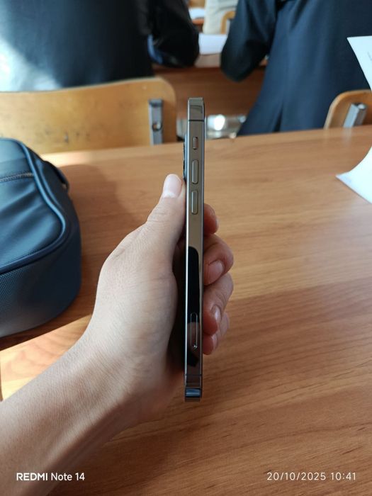 Iphone 12pro srochna sotiladi