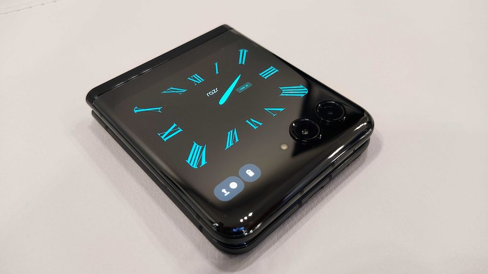 Telefon Motorola razr 40 ultra, Dual SIM, 8GB RAM, 256GB,, Black, NOU