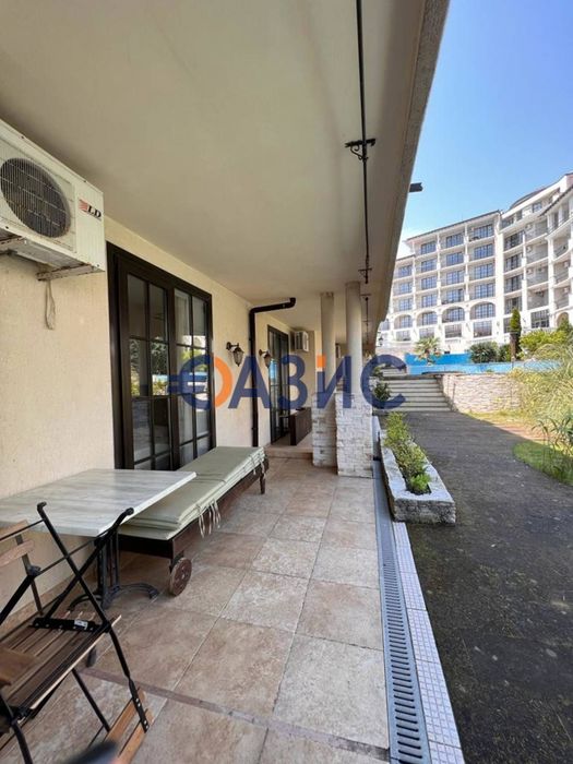 Продава се Двустаен апартамент в Обзор - 60 кв.м за 900 €/кв.м - Снимка #2