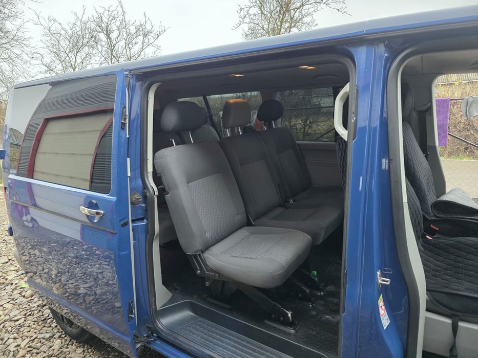 Volkswagen Caravelle/Transporter 2.0tdi Euro 5 model cu 8 locuri