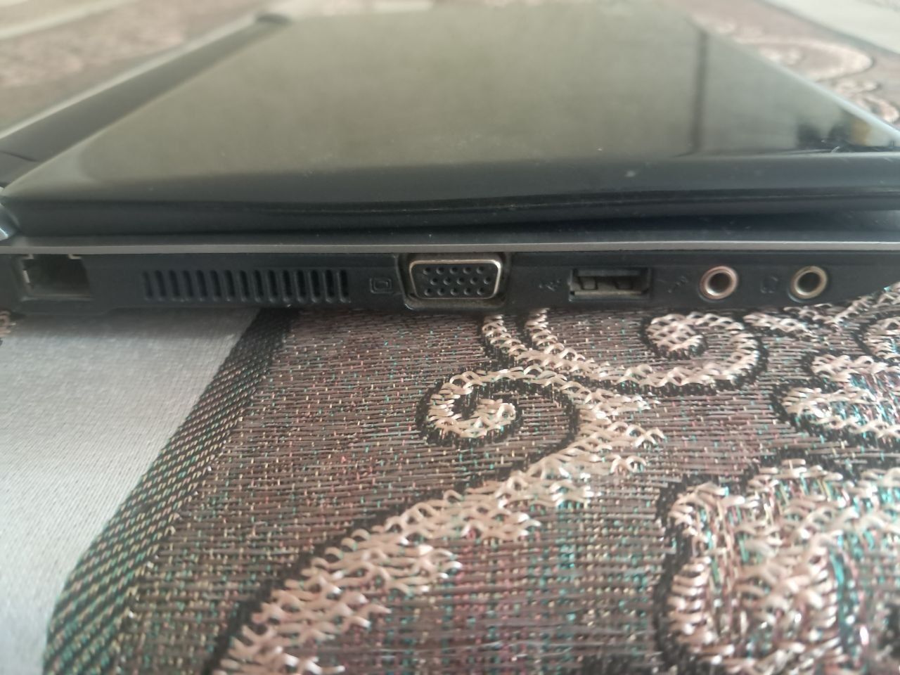 Noutbuk Acer 8 .