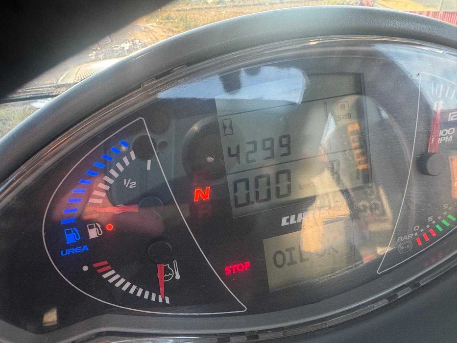 Tractor CLAAS Axion 810