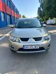 Vând Mitsubishi Outlender
