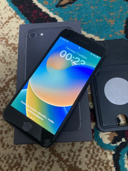 Продам Iphone 8