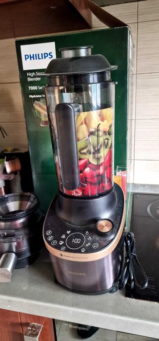 Чисто нов блендер Philips HR3770/00