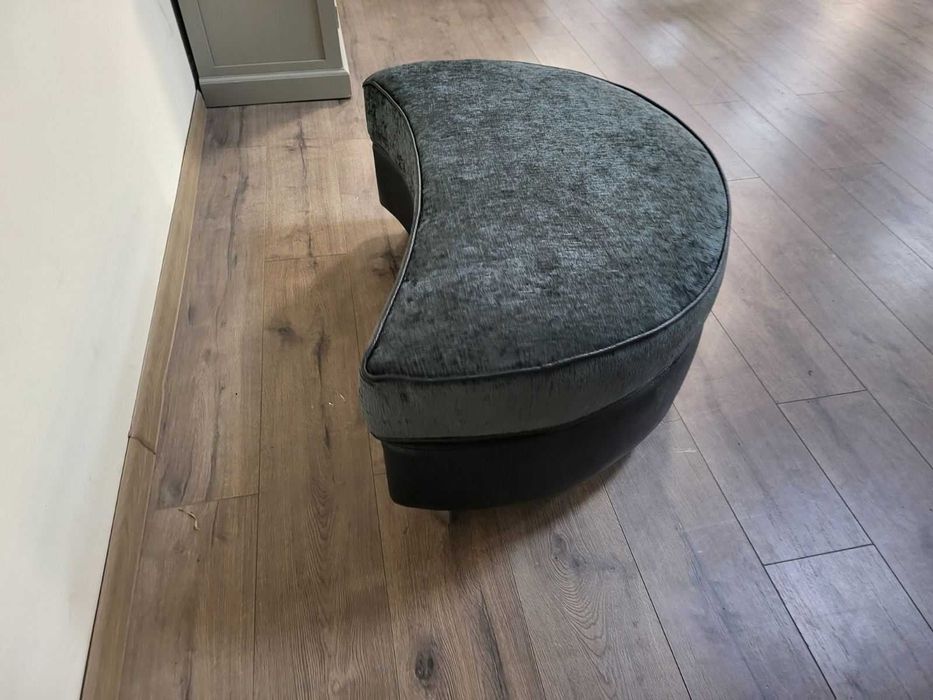 Тъмно сива табуретка от плат полумесец