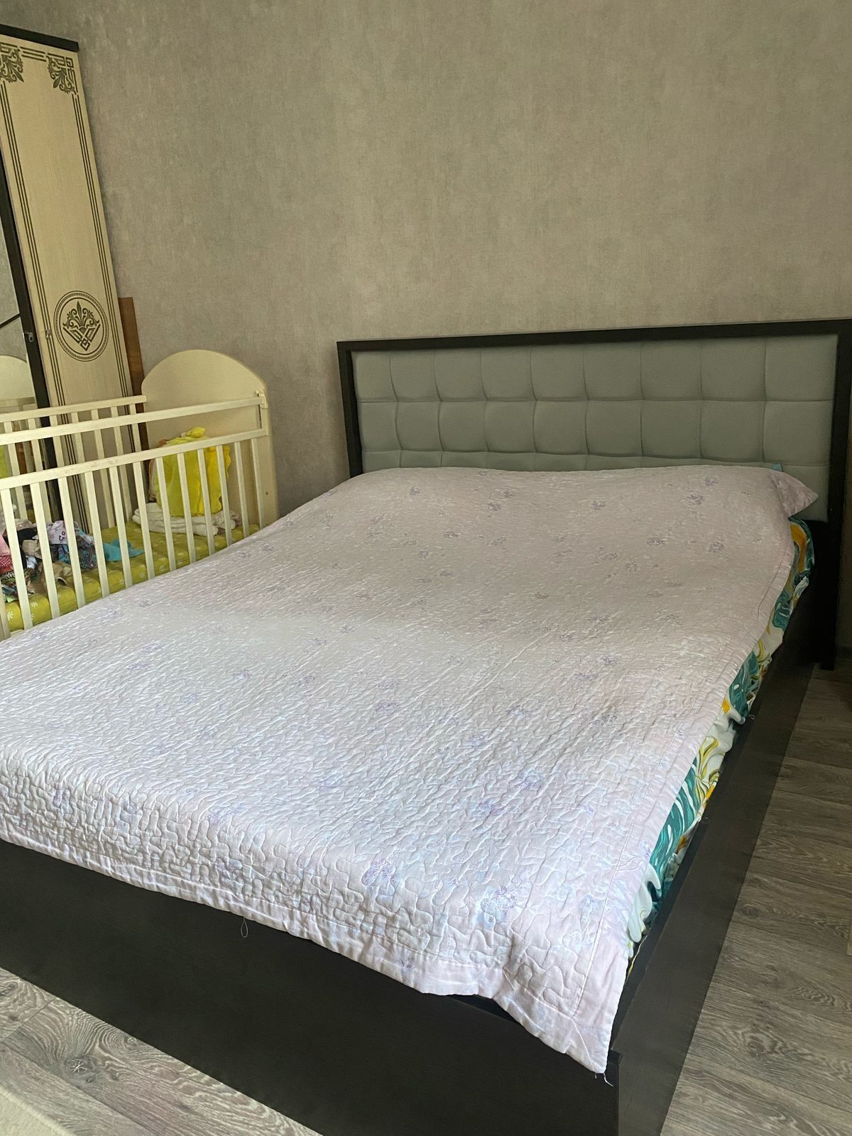 продам Кровать и тумбы