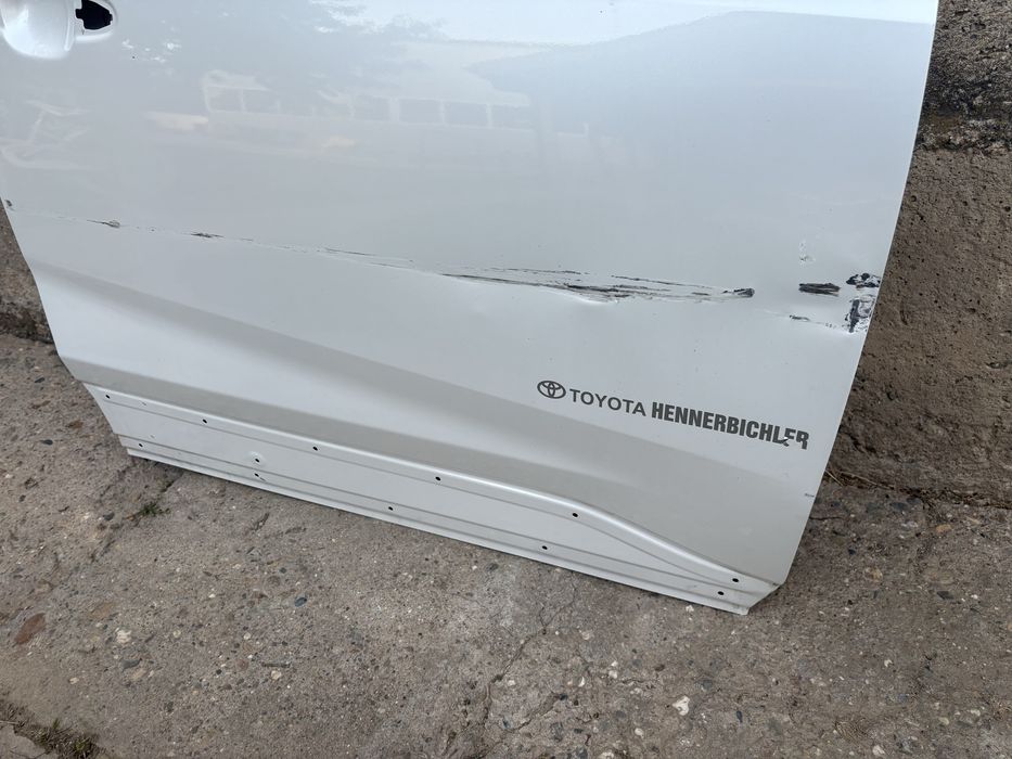 Предна дясна врата за Тойота Рав 4 / Toyota Rav IV 2018 -