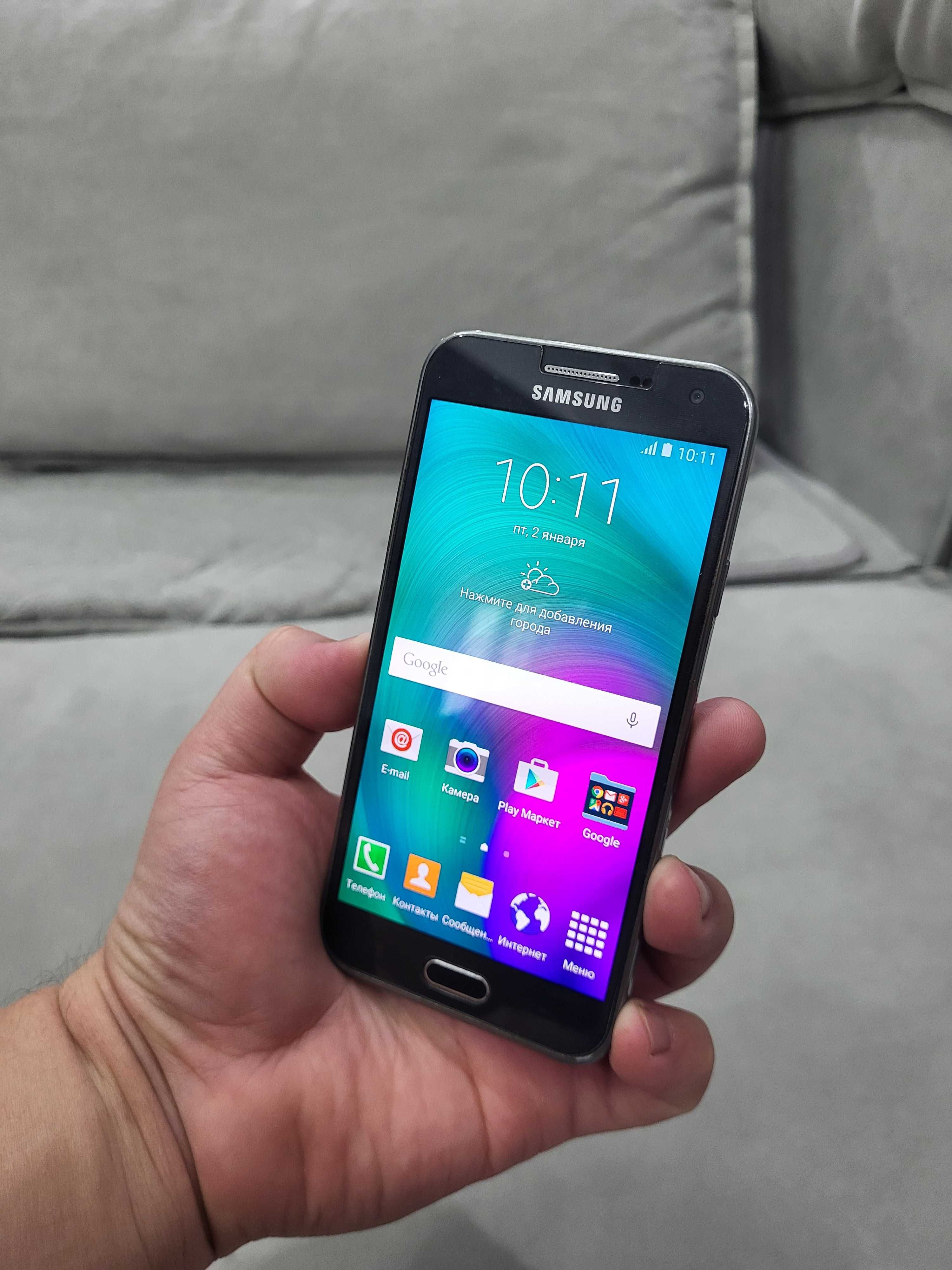 Samsung E5 в отличном состоянии