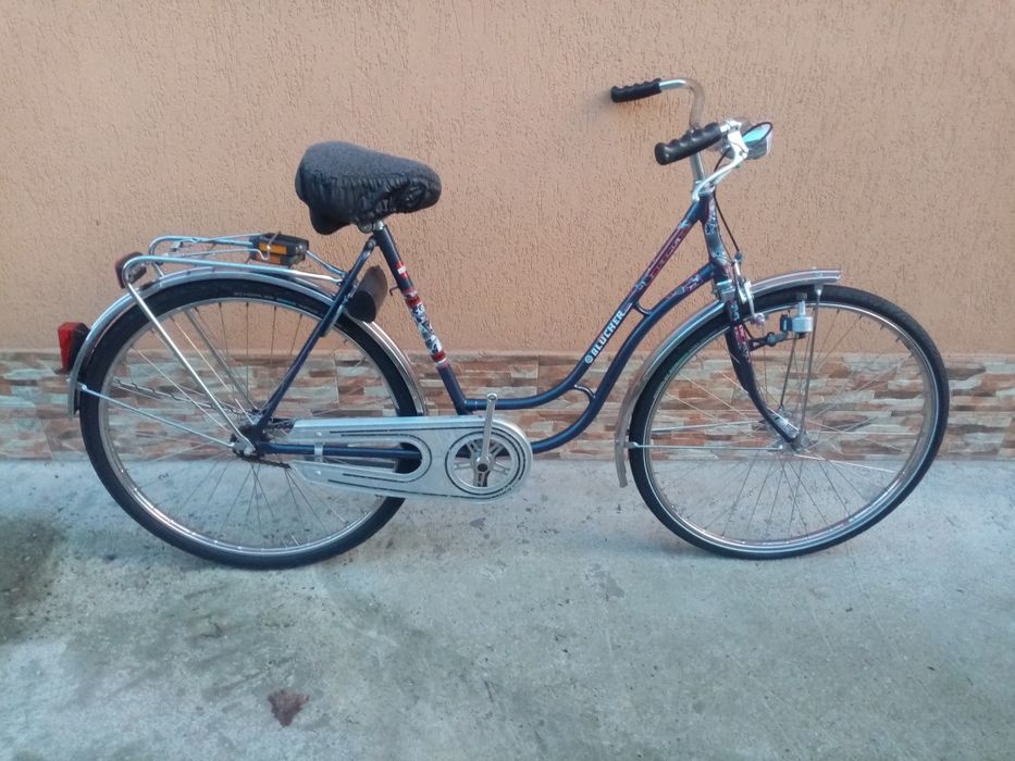 Motor, biciclete de dama și bărbătești