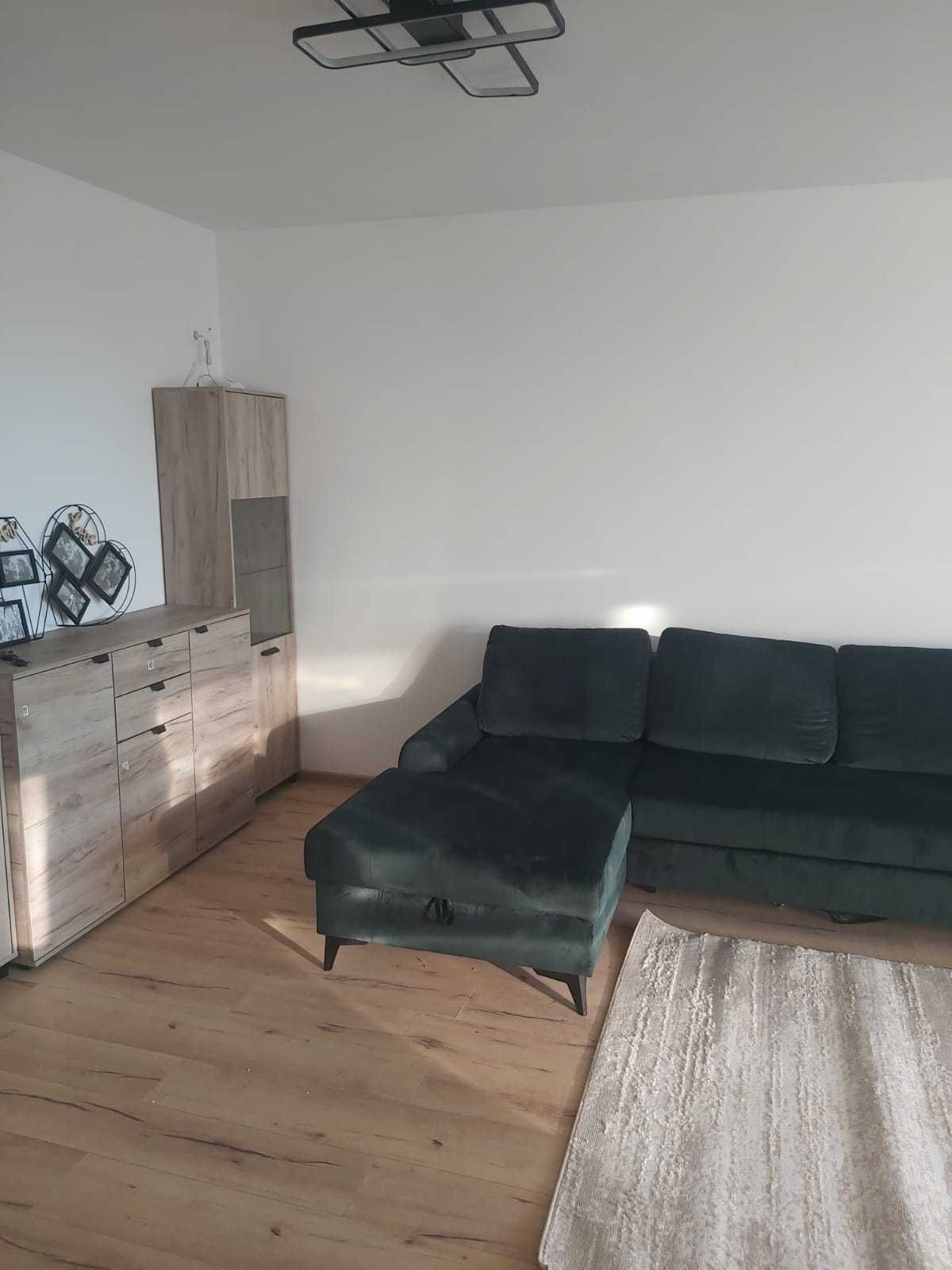 Particular inchiriez studio 550