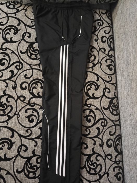 Продам новые спортивные штаны