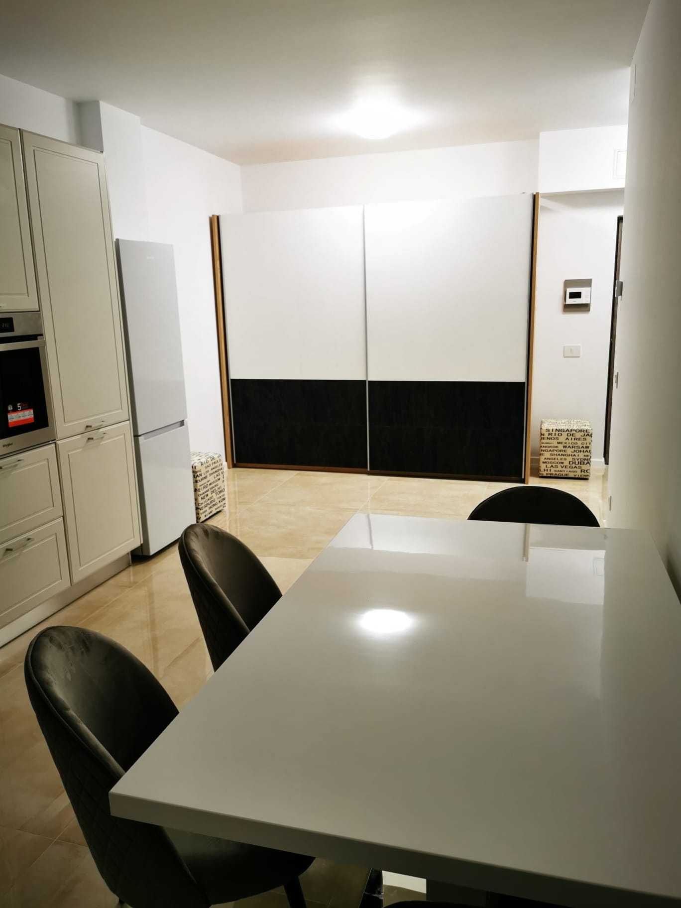 Inchiriez apartament - studio| Prima Premium Decebal