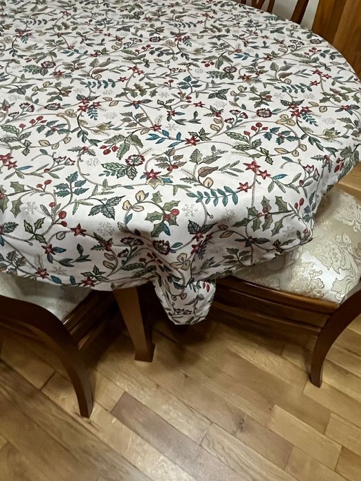 Коледна , красива покривка