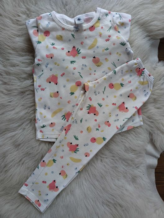 Продавам лот бодита и пижами Petit Bateau 95