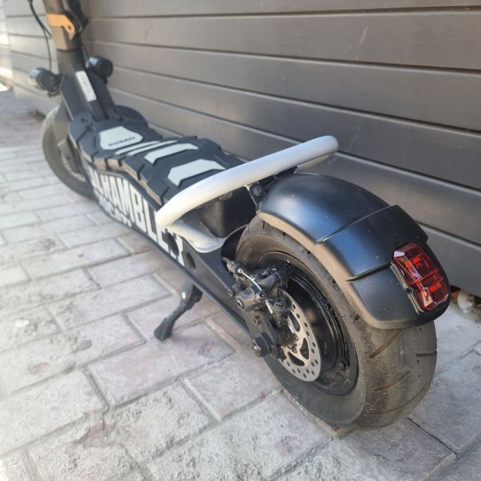 Amanet F28: Trotineta electrica Ducati Scrambler Cross-E