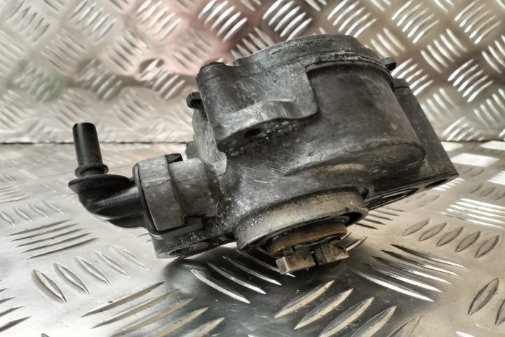 Pompa Vacuum 1.6 tdi  D1562c1 Ford Focus prima generatie