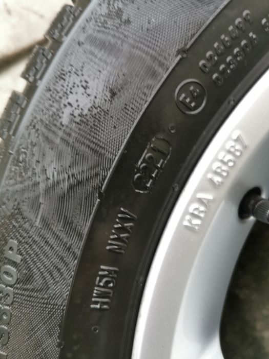 jante VW + anvelope iarna Continental 215 60 R16 ; profil 8mm; DOT2221