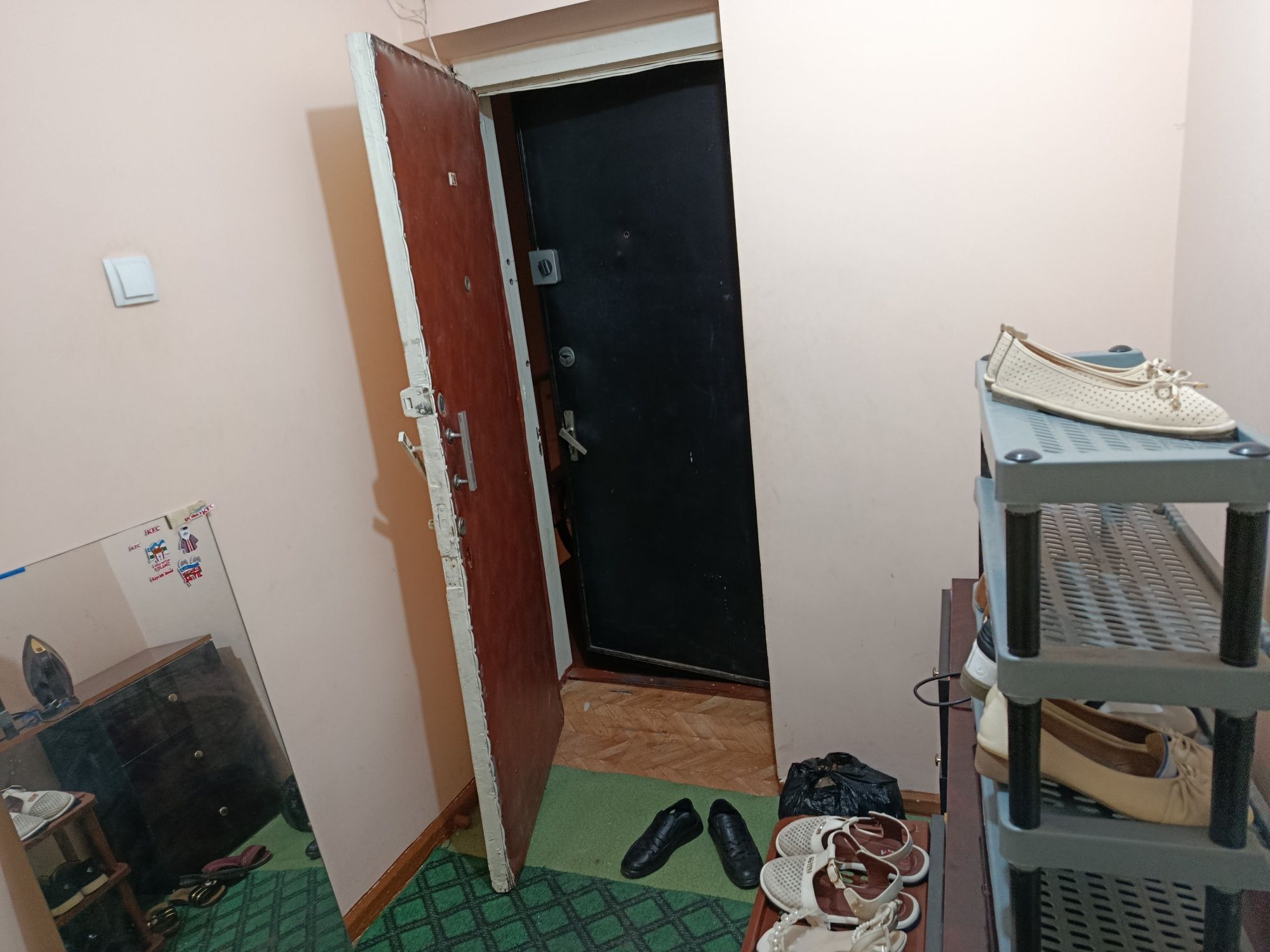 Продается 3х комнатная 2*6 балкон квартира свой