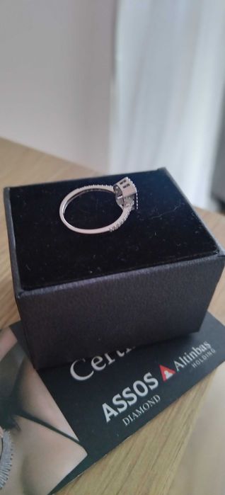 Диамантен пръстен 14к