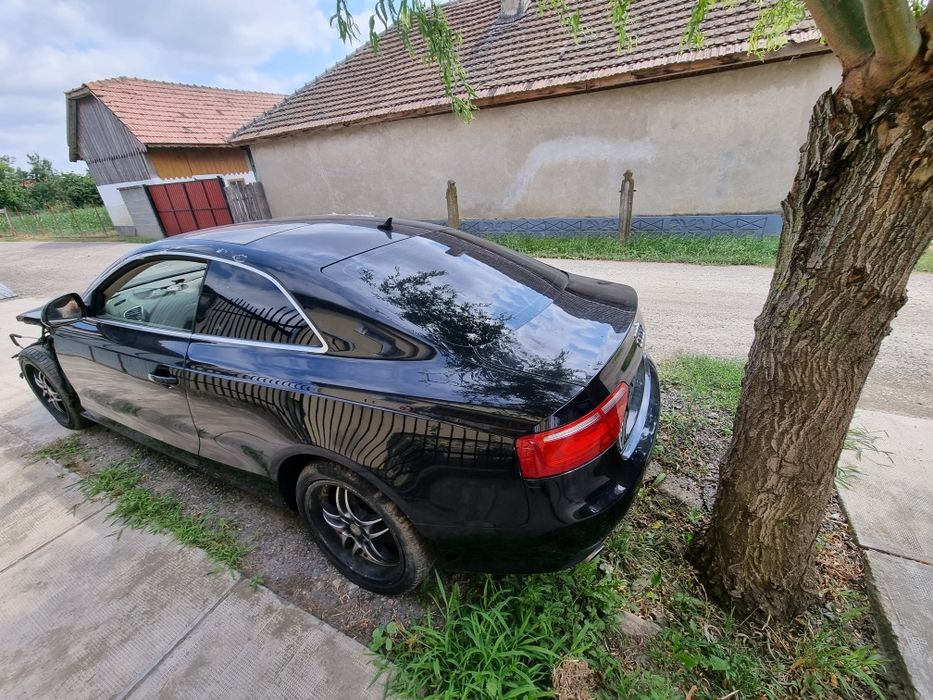 Dezmembrez audi a5 coupe 3.0 manual