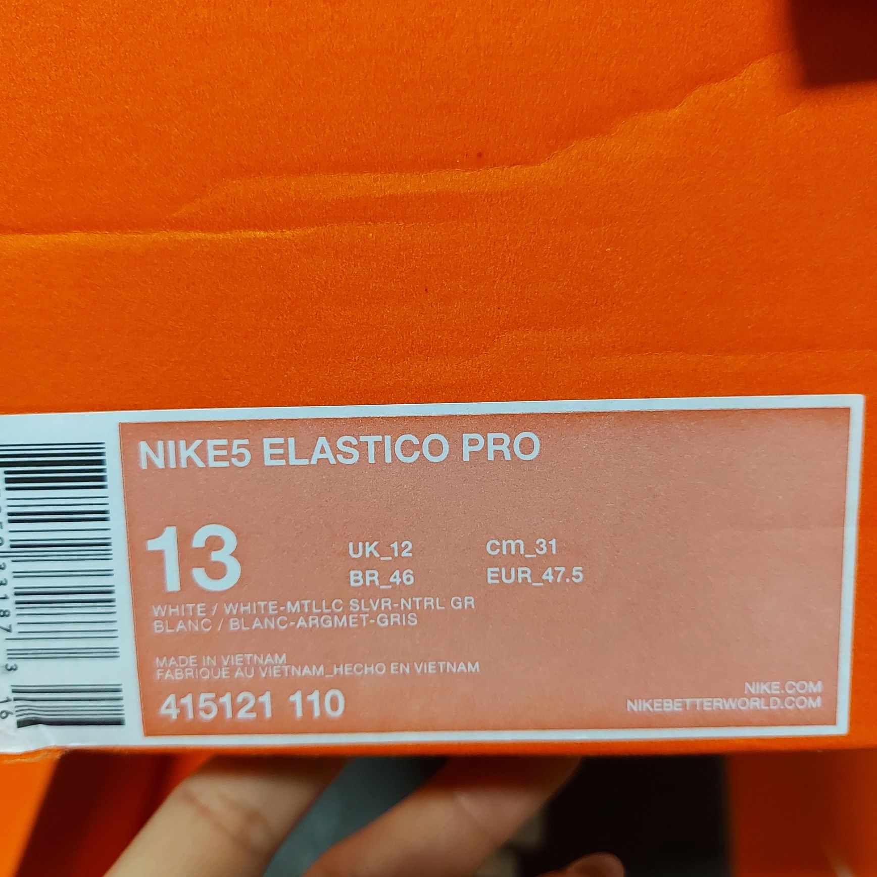 Продавам нови стоножки Nike Elastico Pro 47.5 номер