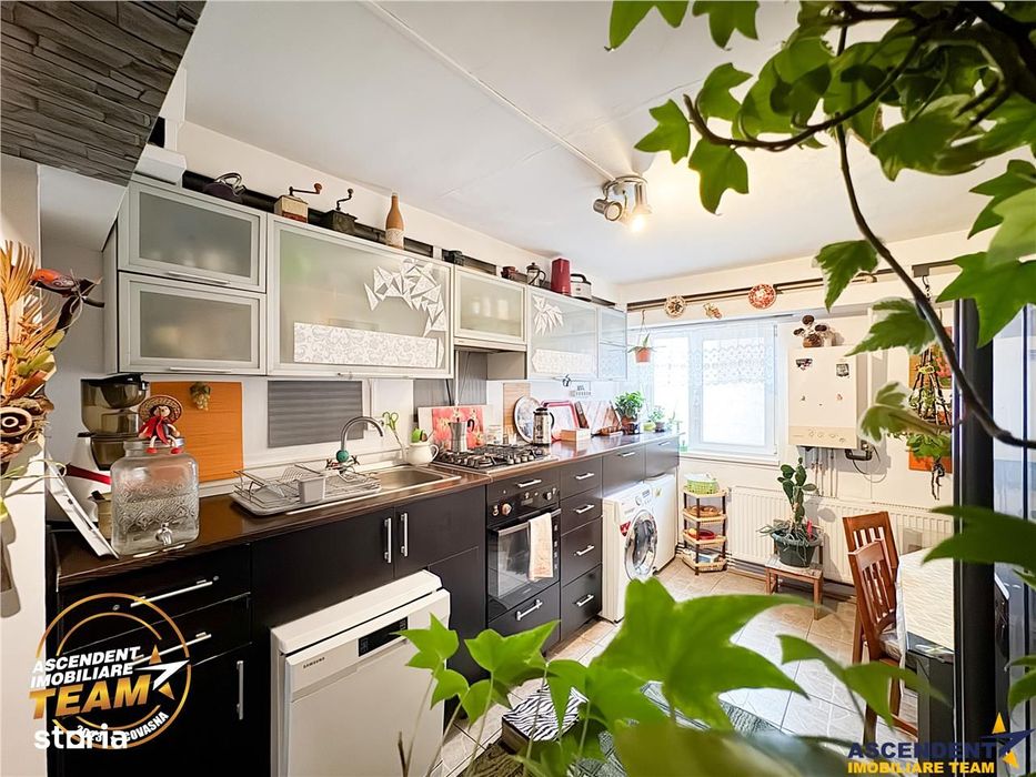 FILM&TUR 3D!! Apartament cu 3 camere luminos, loc parcare, zona Lenin,