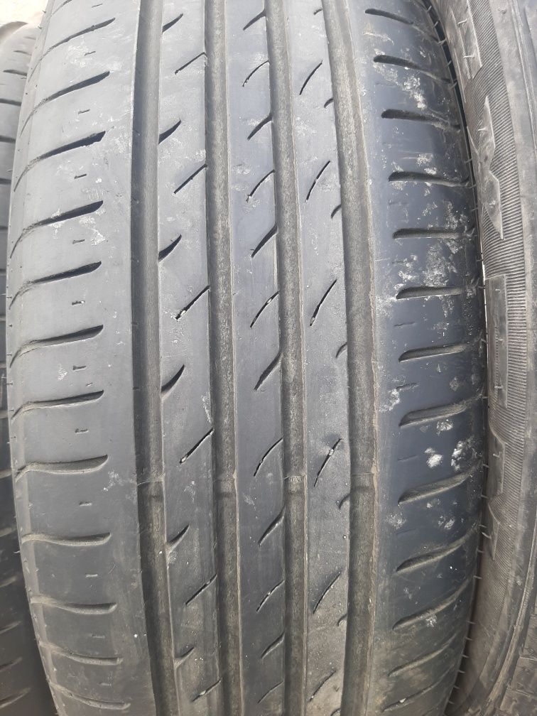 Продам шины 215/65/16 нексен