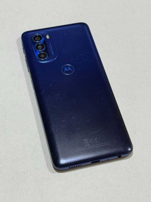 Продавам Motorola Moto G51