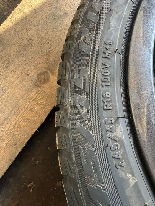 245 45 18 Pirelli