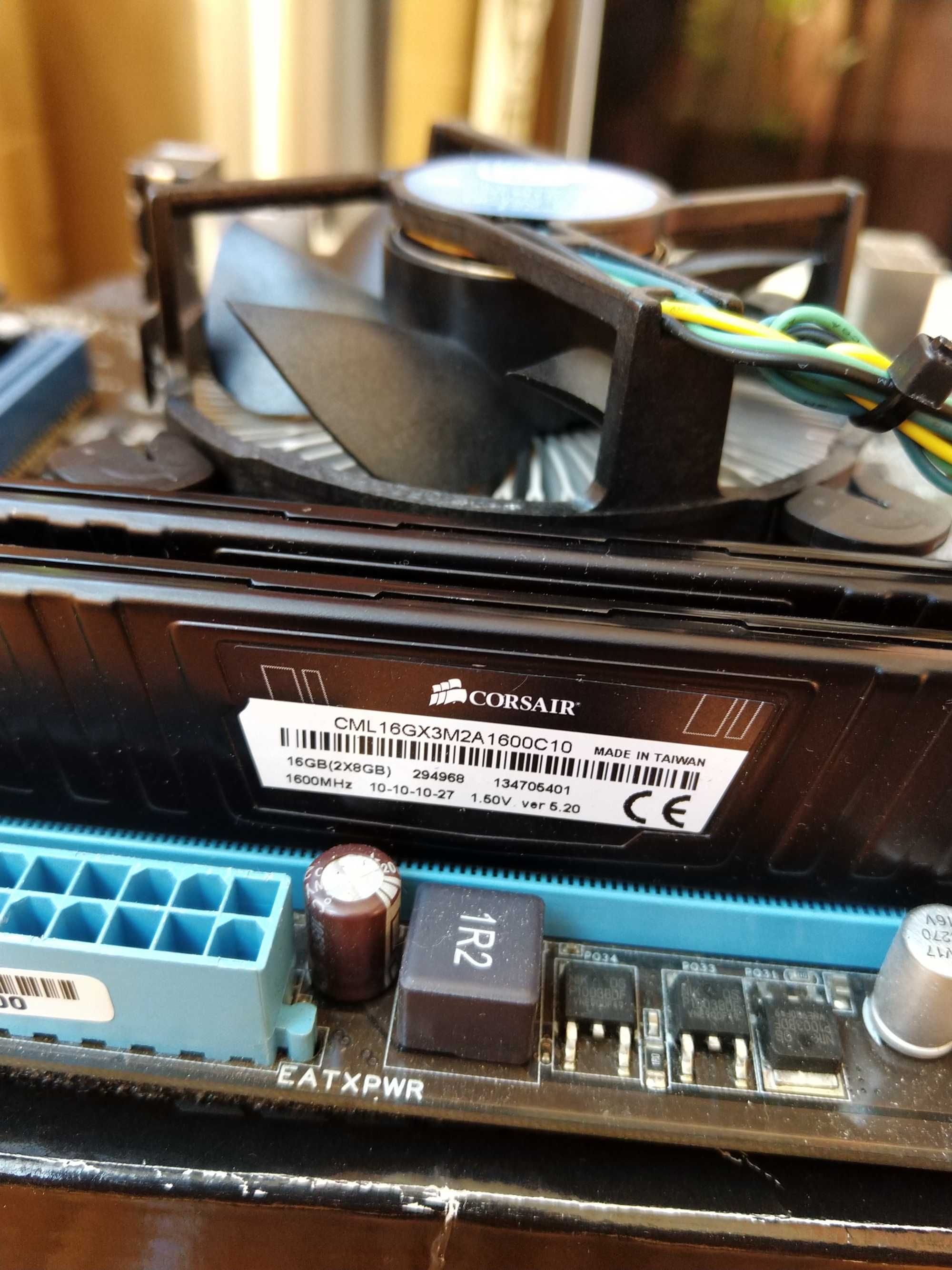 Intel i7 3770k, дъно-asus h61m-k, рам 2 х 8gb ddr3 Corsair, кутия.