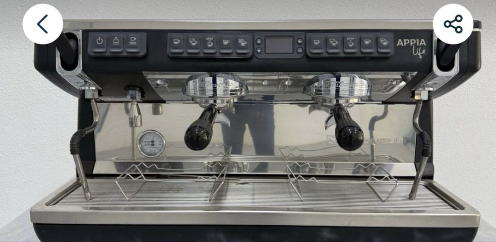 Продаетбся Кофи машина фул комплект