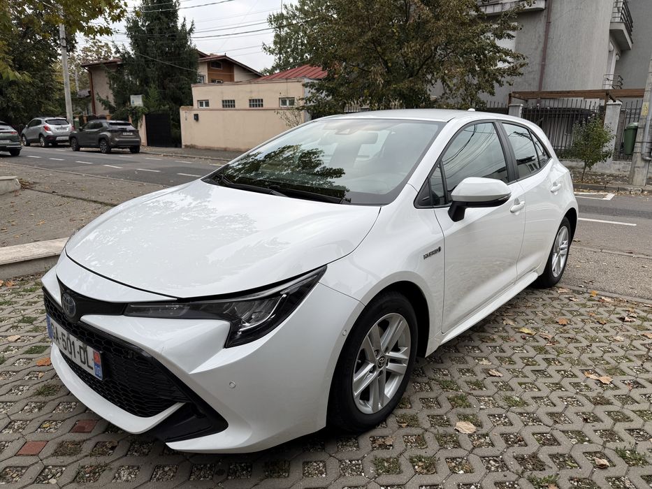 Vand toyota Corolla 1.8 benzina Hybrid