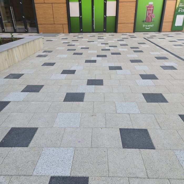 Pavele vibropresate / Pavaje curte  -Pitesti