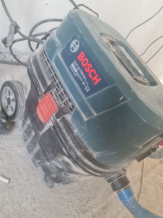 Aspirator bosch + girafa șlefuit pereti