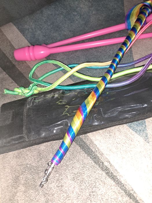 Булавы- принадлежности для художественной гимнастики