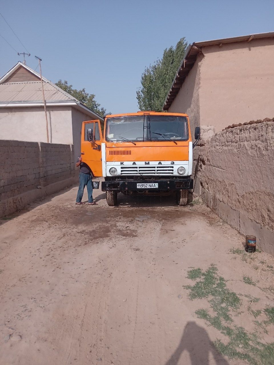 Kamaz sotiladi zudlik bilan...