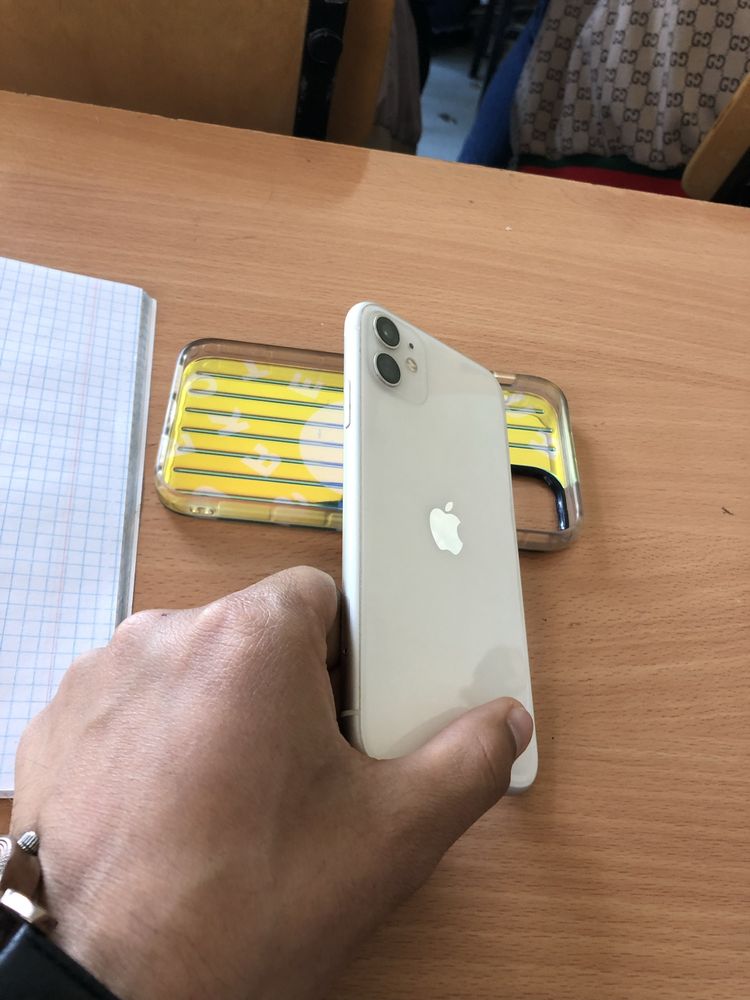 Iphone 11 idyal holatda