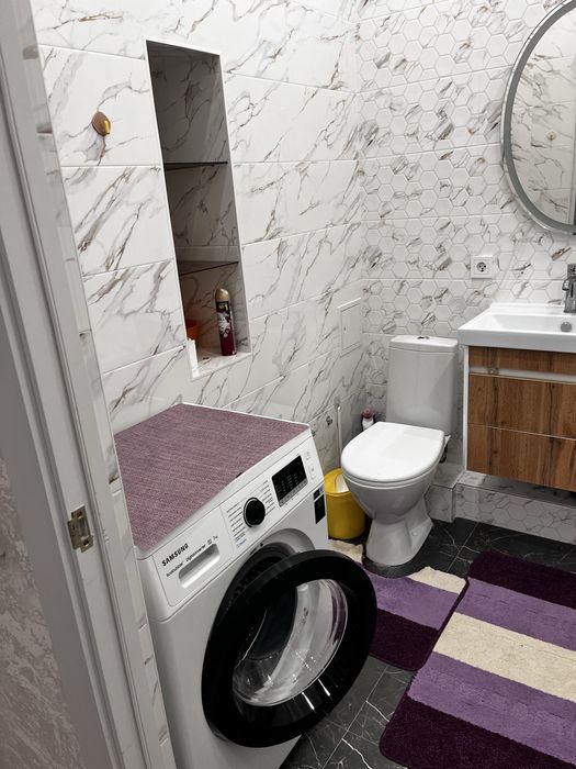 Сдвм в аренду на долгий срок 1 комнатную квартиру.