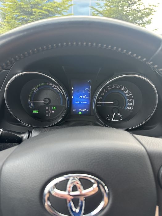 Vand Toyota Auris 2015 hibrid