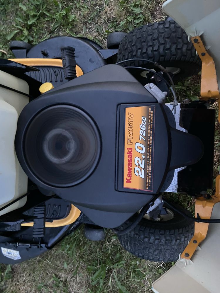 Тракторна косачка Cub Cadet  Kawasaki