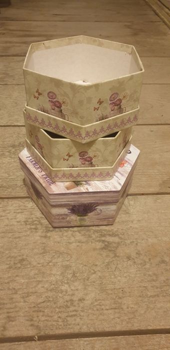 Set cutii rotunde , poseta și hexagon