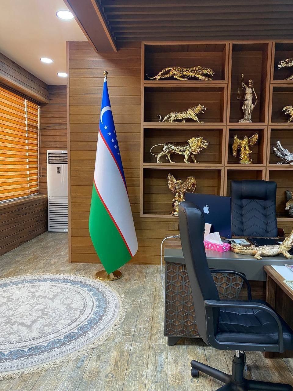 Bayroq lar O'zbekiston bo'ylab 1 kun ichida bepul yetkazib beramiz